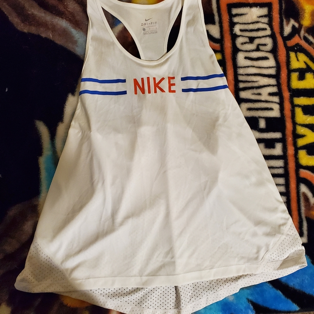 **BRAND NEW NIKE DRI-FIT TANK*